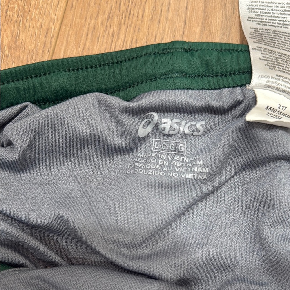 Asics Women's Green Running Shorts (Lined) - Picture 5 of 5